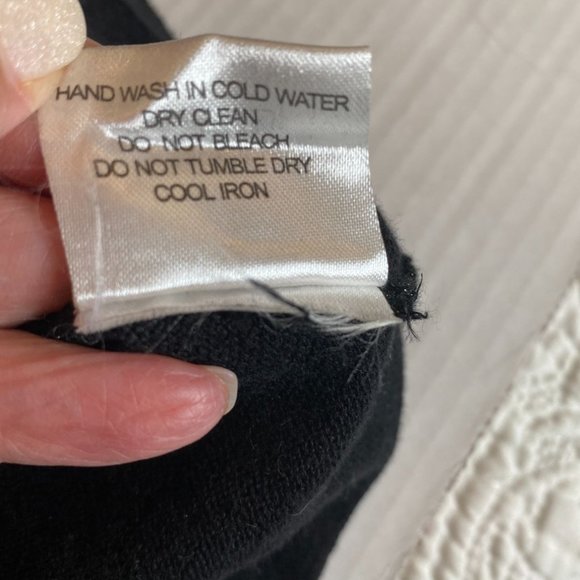 One 7 Six Womens NWT Black Metallic  3/4 Sleeve Knit Top with Draped Back Size 2 - Picture 7 of 11